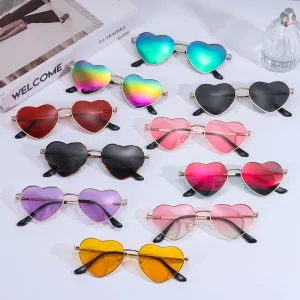 Heart-Shaped Sunglasses for Women Retro Metal Frame Heart Sun Glasses Lovely Shades Vintage 90s Glasses UV400 Protection Eyewear