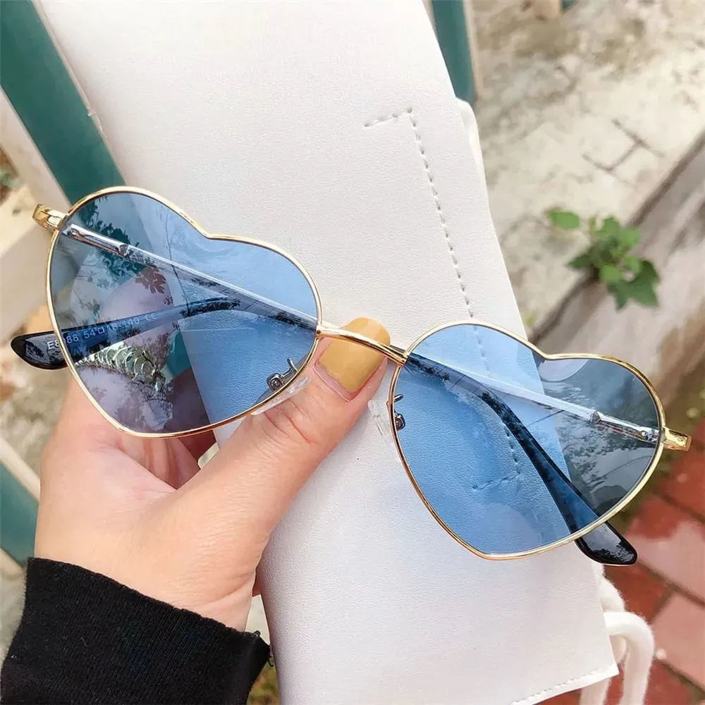 Heart-Shaped Sunglasses for Women Retro Metal Frame Heart Sun Glasses Lovely Shades Vintage 90s Glasses UV400 Protection Eyewear