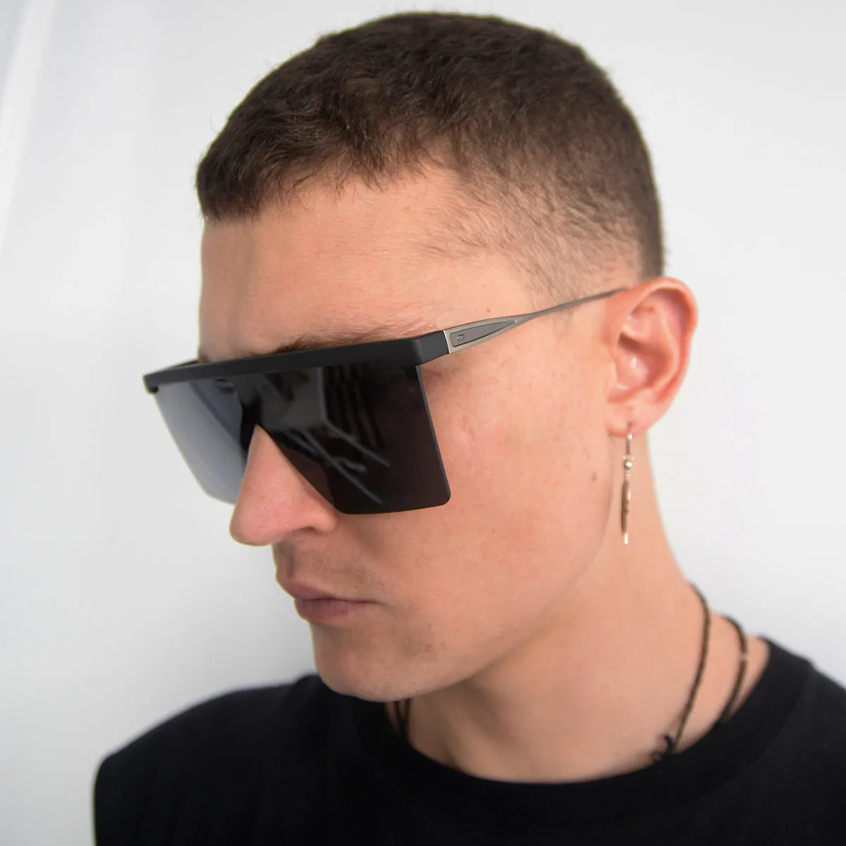 Moscow - Metal Black Matt - Grey Lens