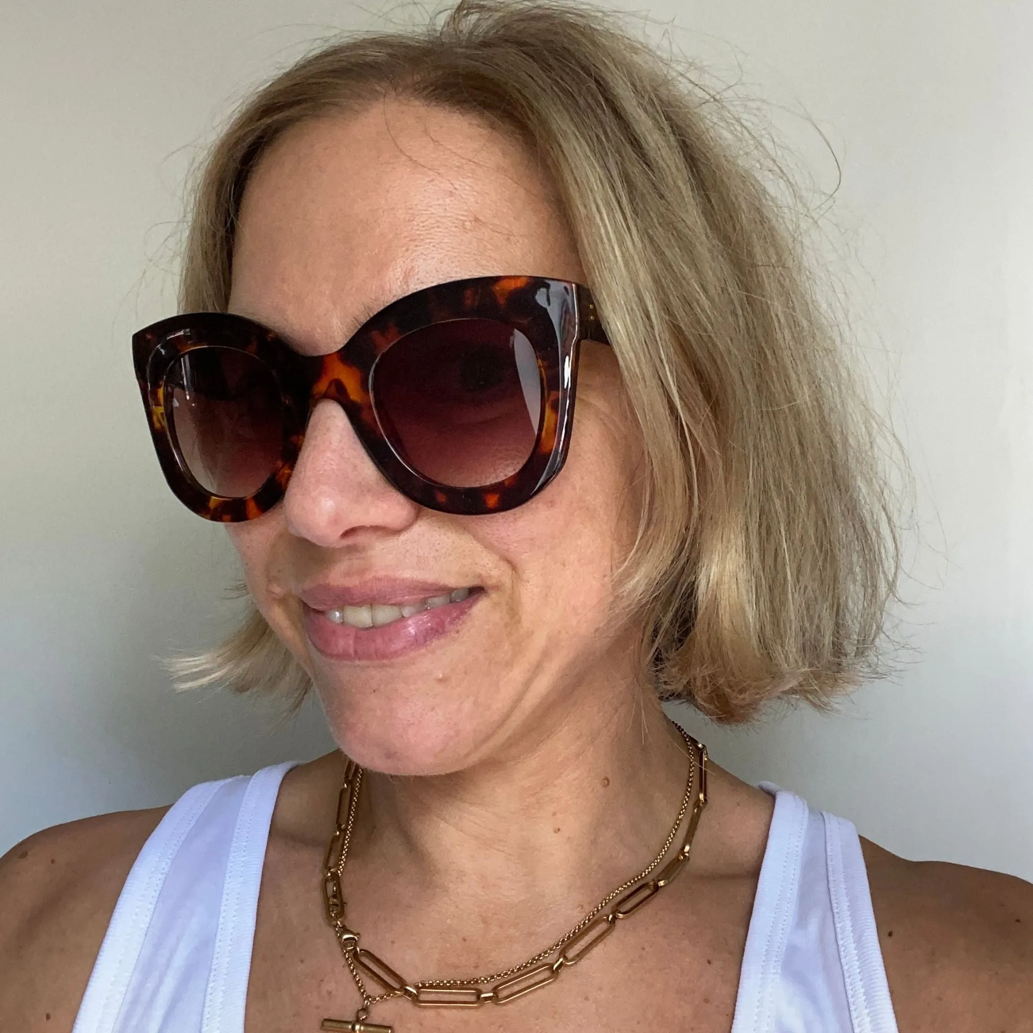 Round Cat Eye Tortoiseshell Chunky Sunglasses