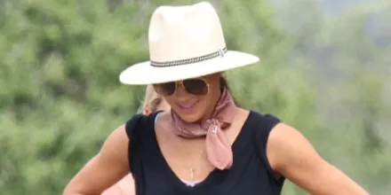 Victoria Beckham VB217S 700 - As Seen On Meghan Markle
