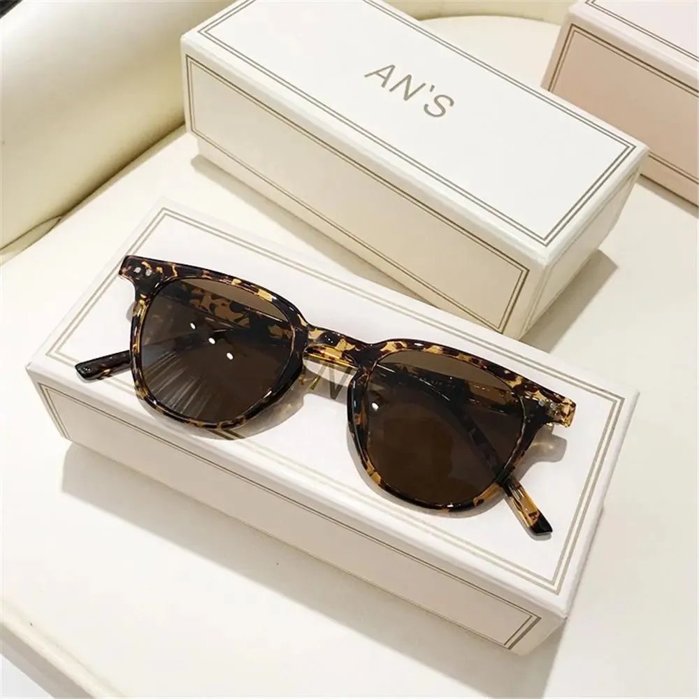 Vintage Square Sunglasses Women's Fashion Oversized Sunglasses Men Shades Black Sun Glasses UV400 Eyewear